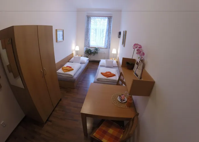 Hotell Grand Tábor