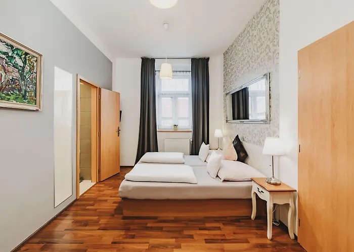 Hotell Grand Tábor