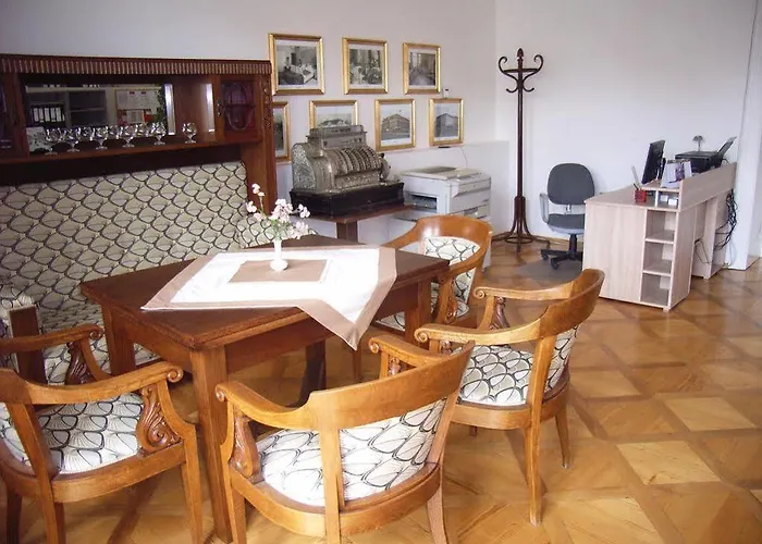 Hotell Grand Tábor